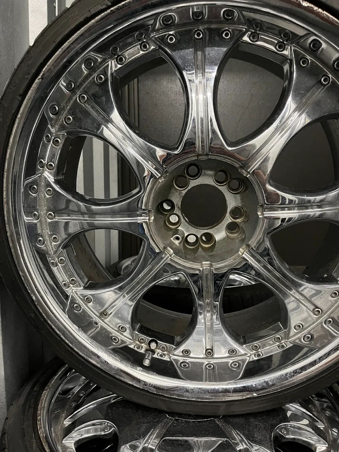 Set of 4 Chrome Wheels and Tires 245/35 ZR20 95W image indicator(3)