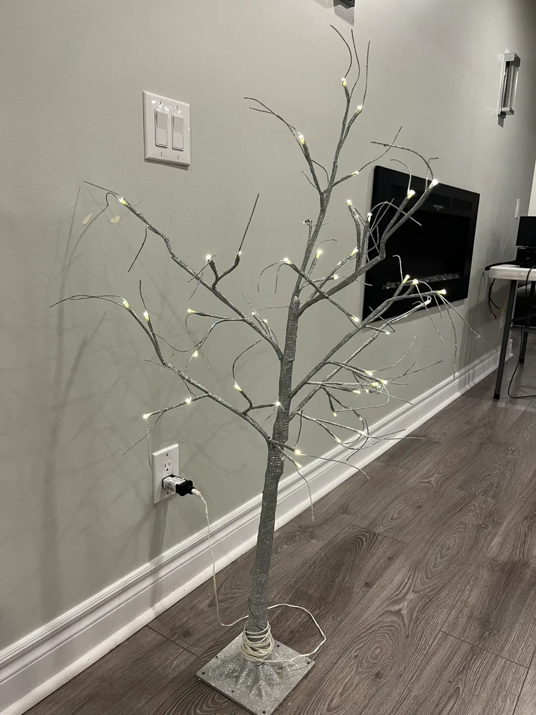 Silver Decorative Lighted Tree image indicator(2)