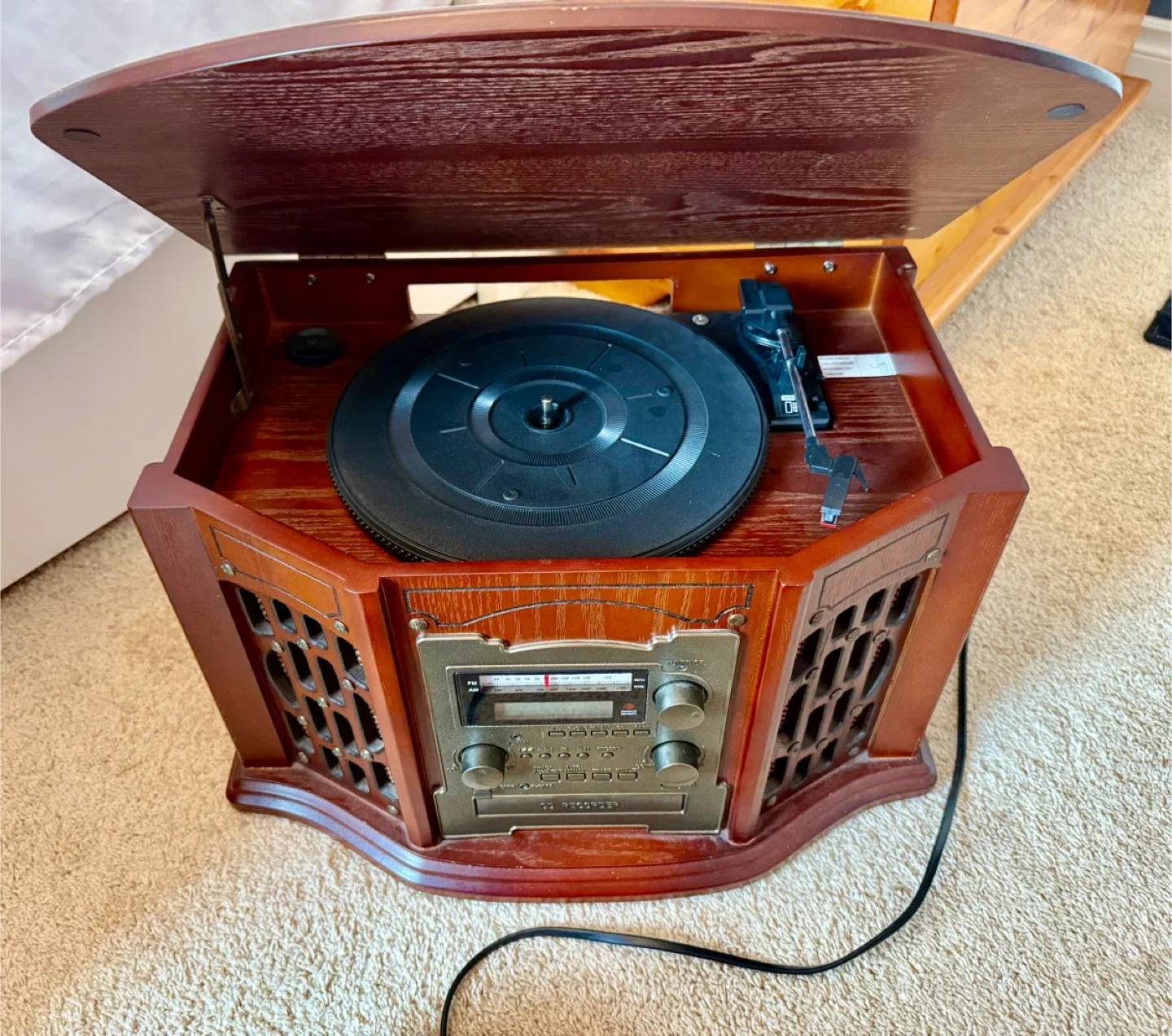 Victrola 7-in-1 Bluetooth Turntable image indicator(2)