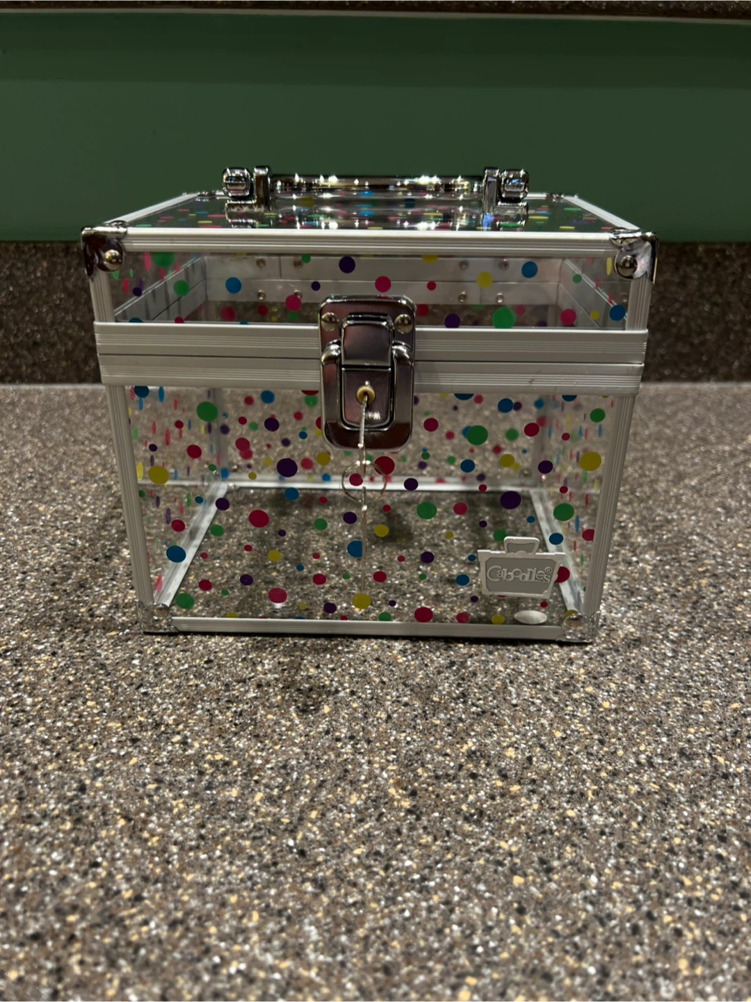 Clear/fun Dot Caboodle Box. 🧡