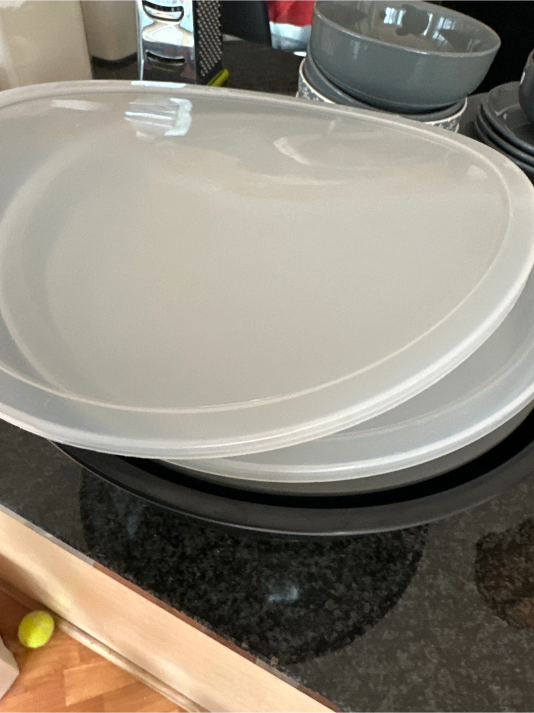 Nesting Bowls with Lids - Set of 5 - photo 3
