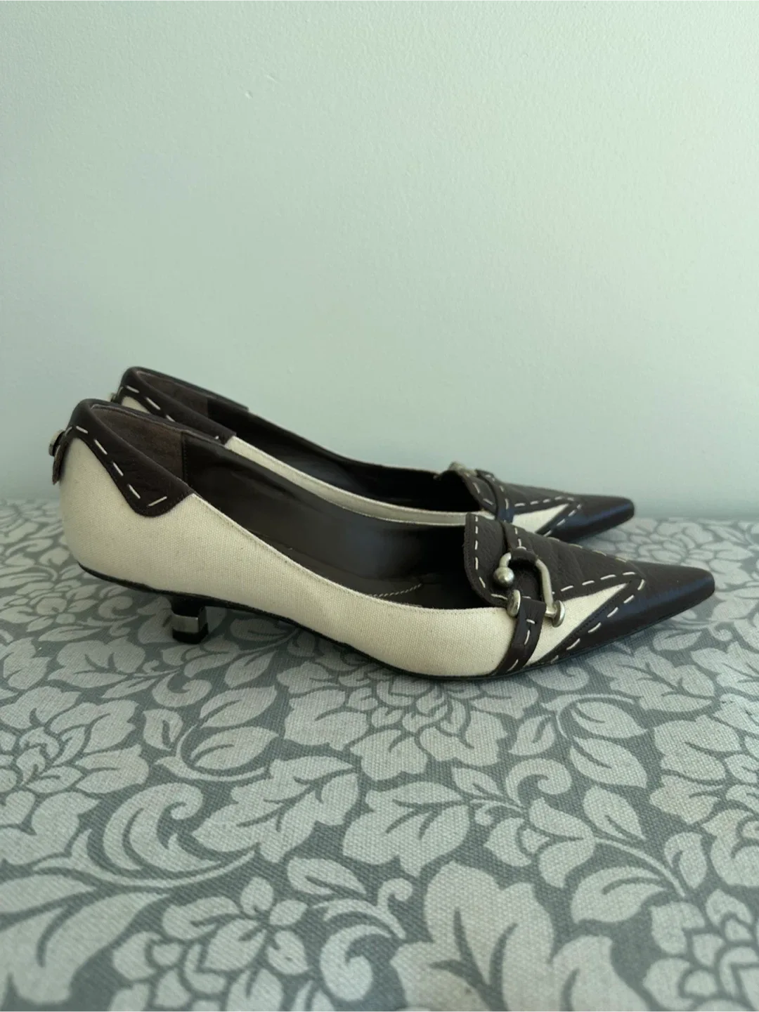 BCBGMAXAZRIA Brown & Cream Kitten Heels image indicator(3)