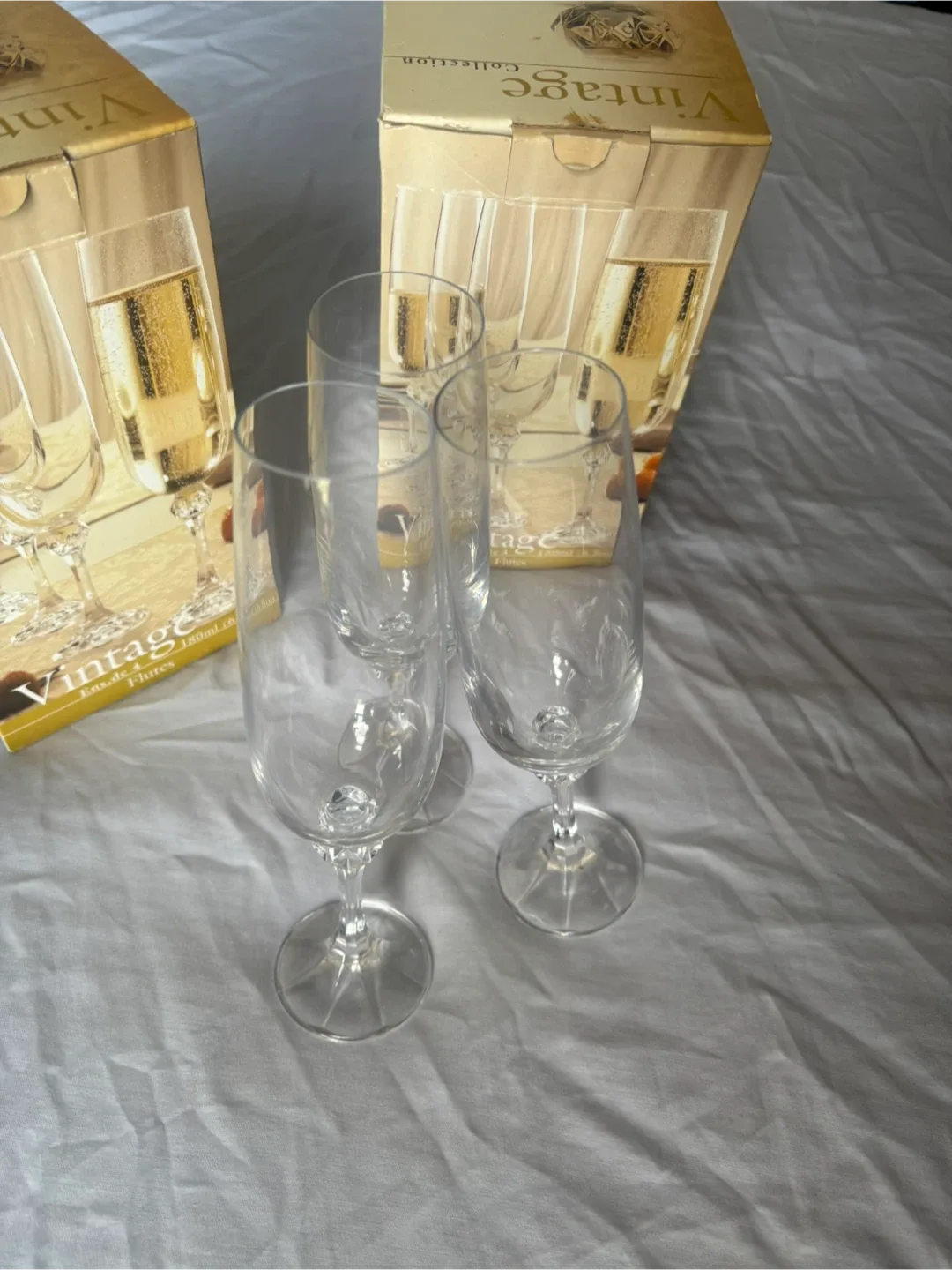 Vintage Collection Champagne glasses image indicator(2)