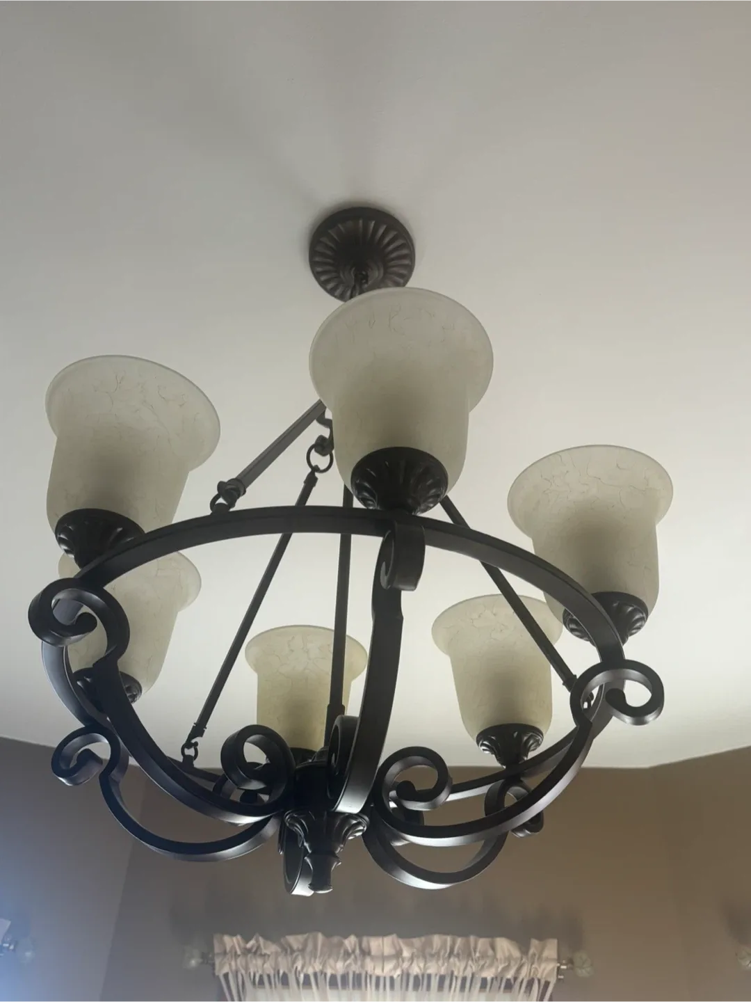 Chandelier with 6 Lights