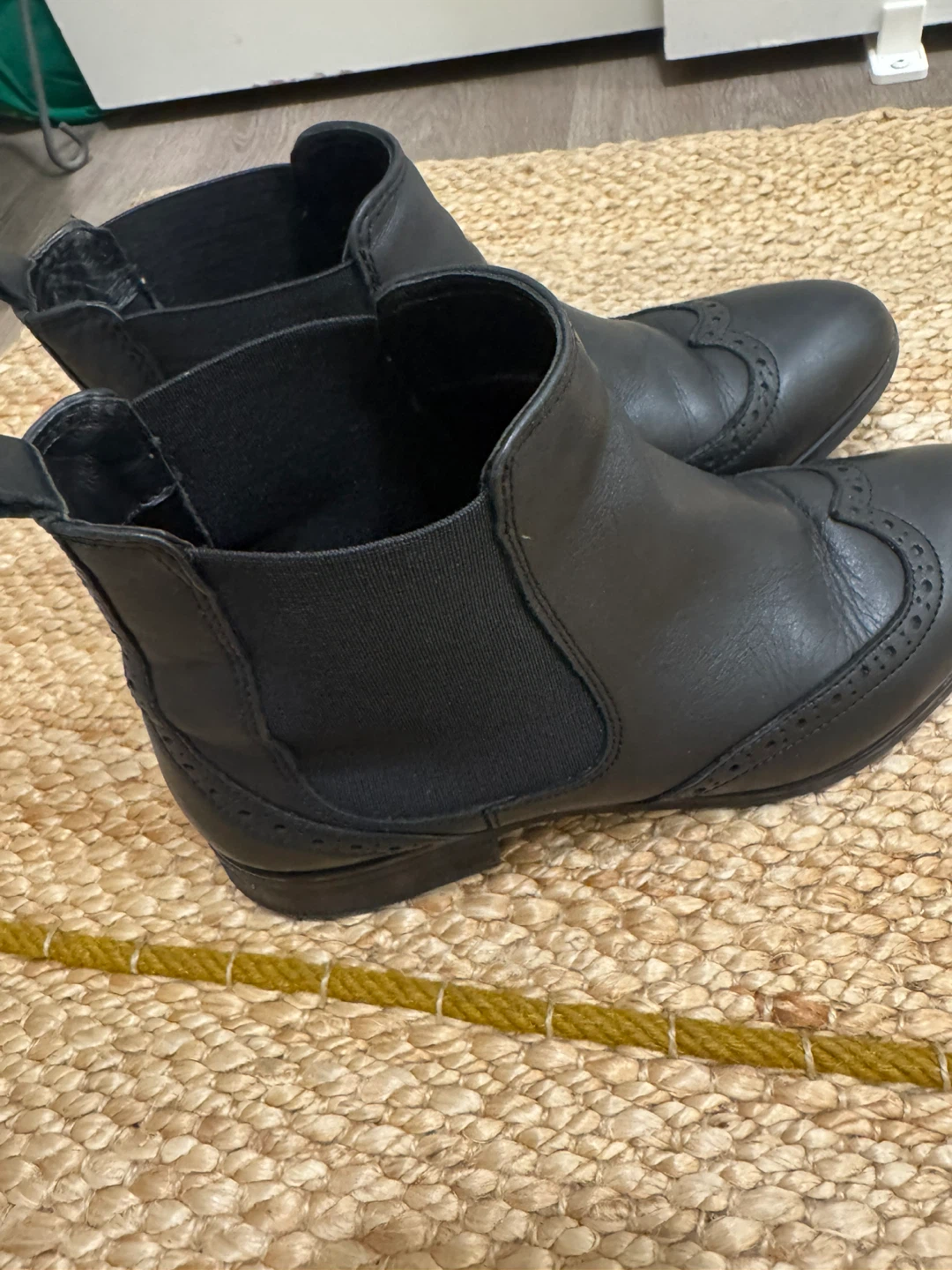 Aldo Black Leather Chelsea Boots Size 7 - photo 4
