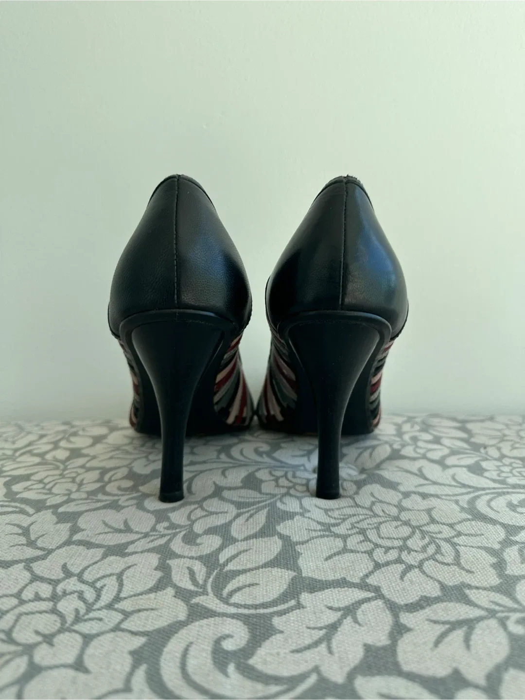 Heels in Woven Leather image indicator(4)