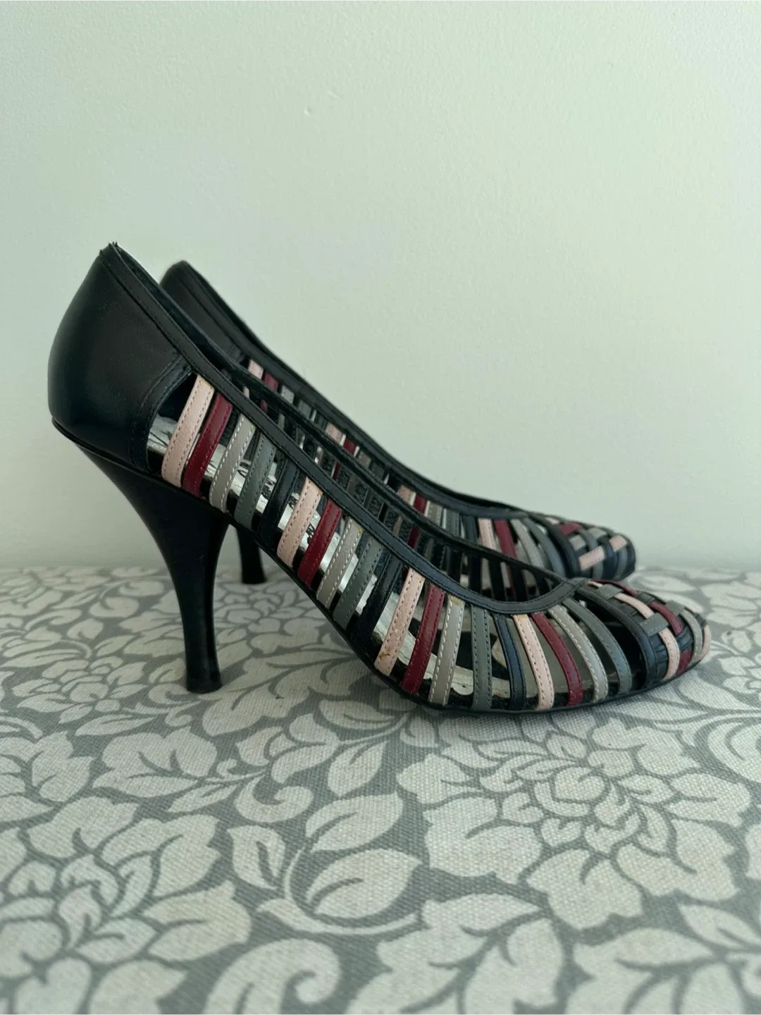 Heels in Woven Leather image indicator(3)