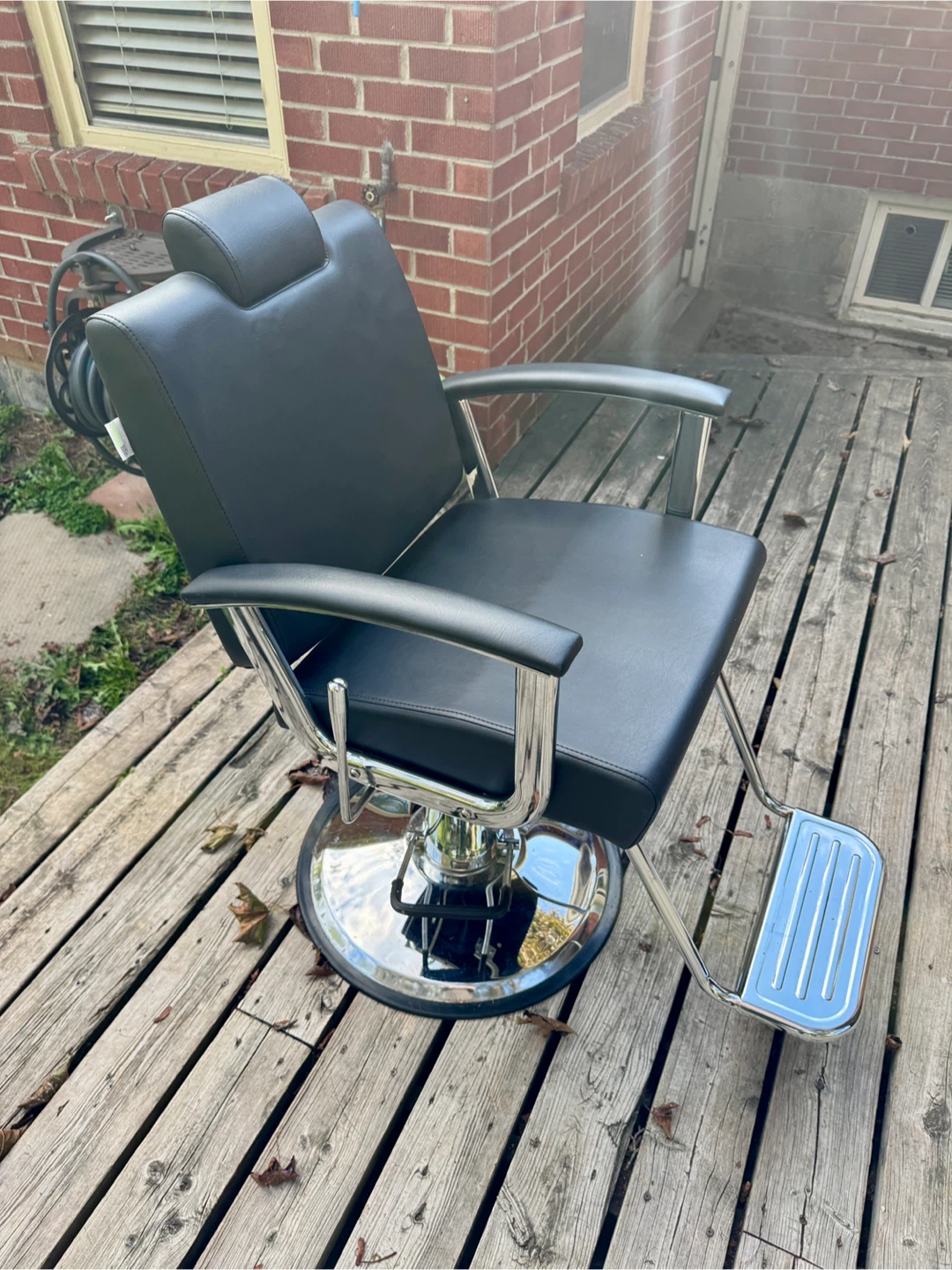 Salon / Barber chair for sale - photo 2