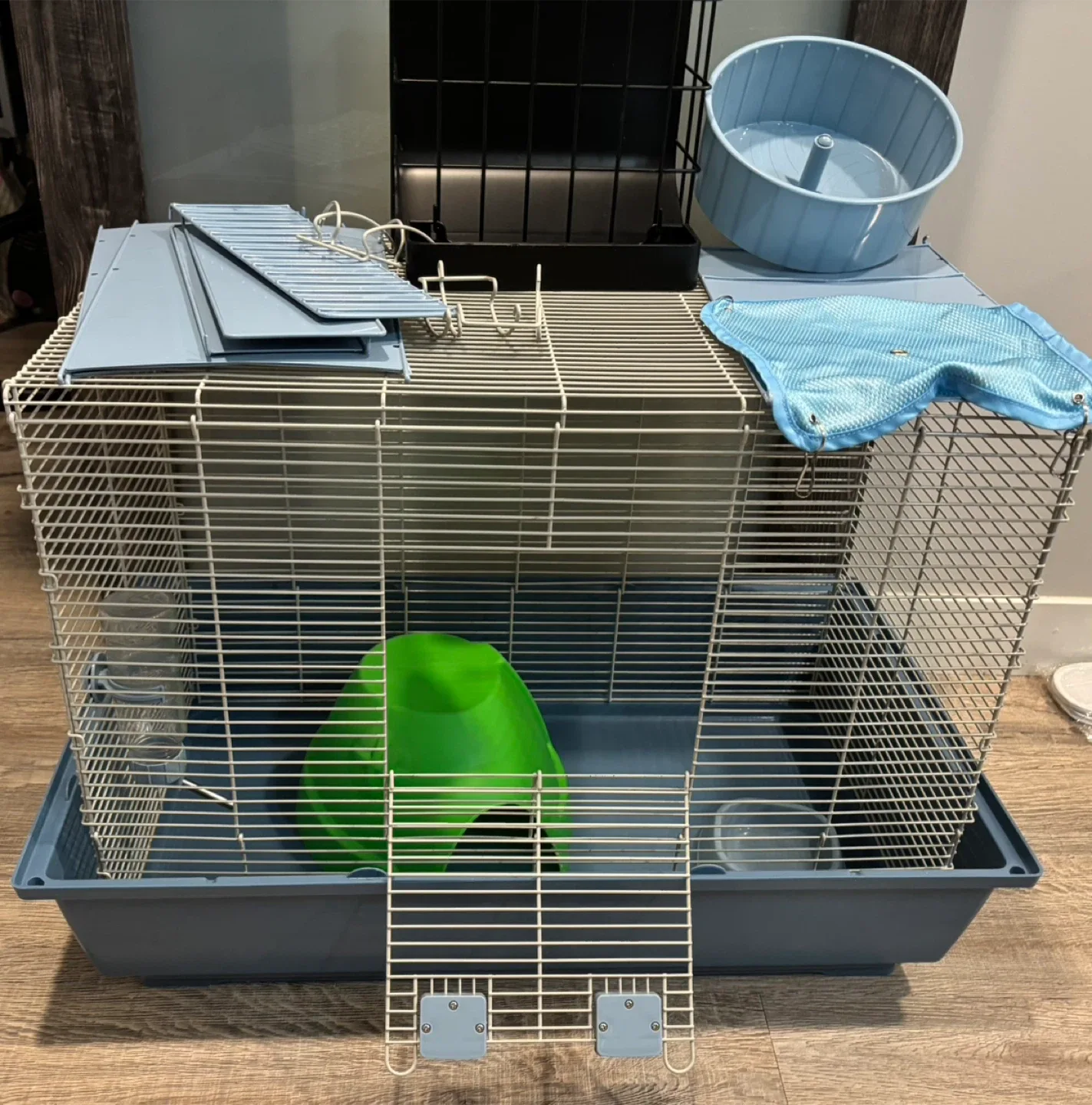 Small animal cage and accessories image indicator(2)