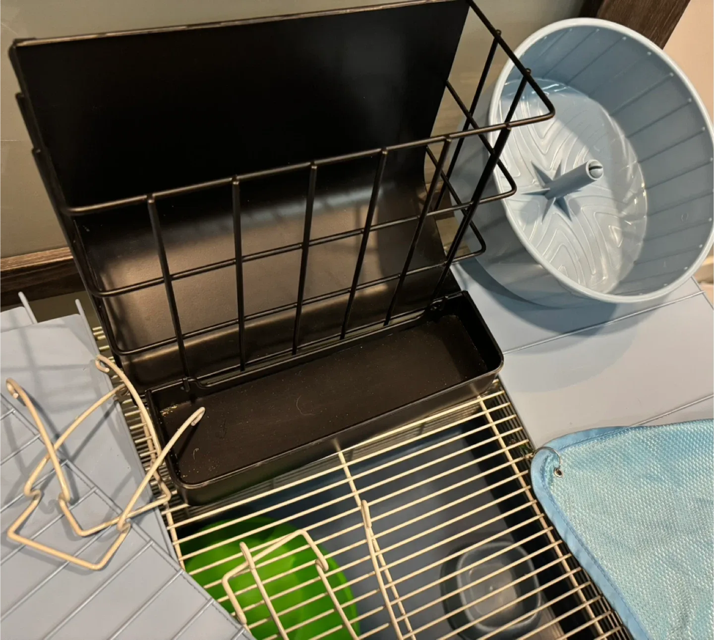 Small animal cage and accessories image indicator(4)