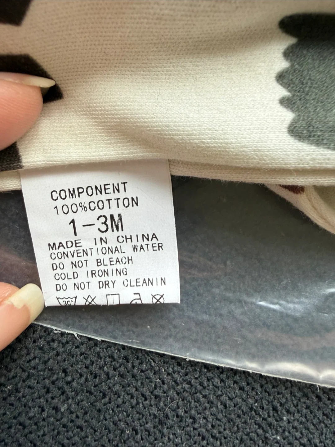 Romper/ Dinosaur Print Baby Onesie - Size 1-3M image indicator(3)