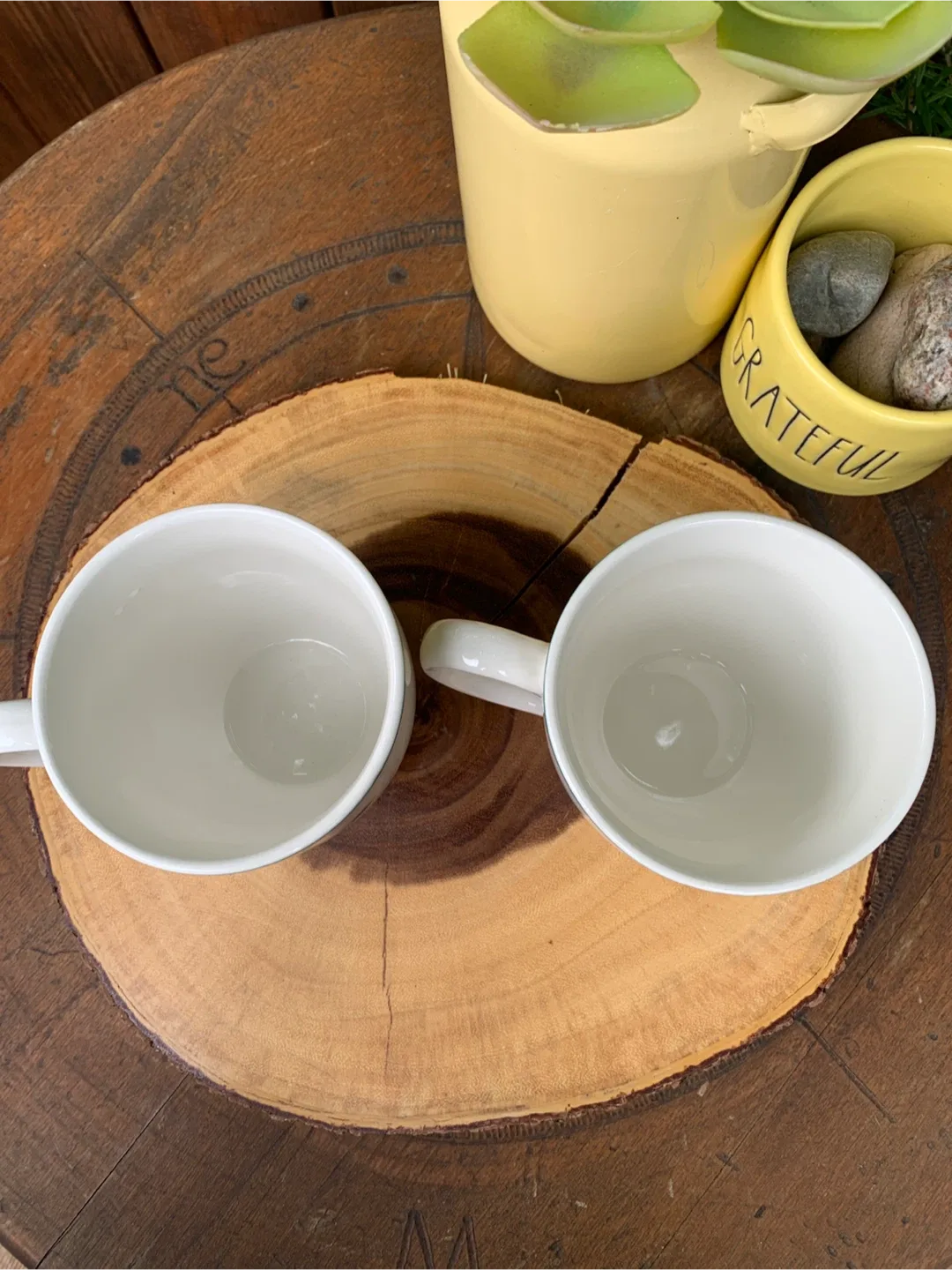 Thomson Pottery Floral Mugs image indicator(3)