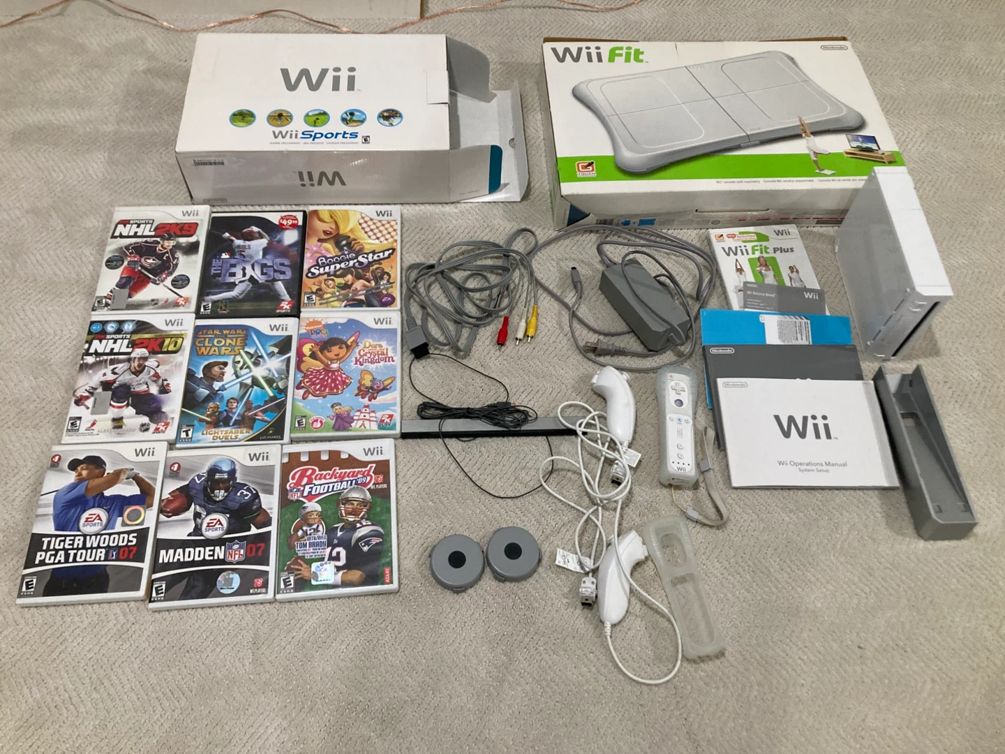 Nintendo Wii Console with Wii Fit & 21 Games - Mahogany SE