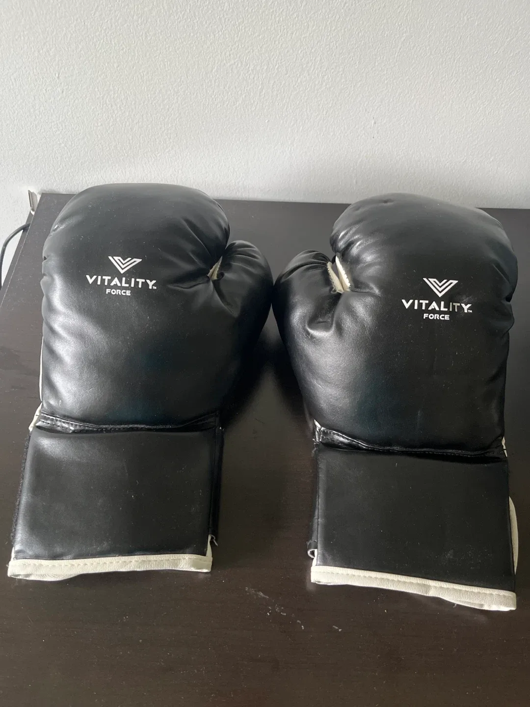Vitality Force Boxing Gloves image indicator(2)