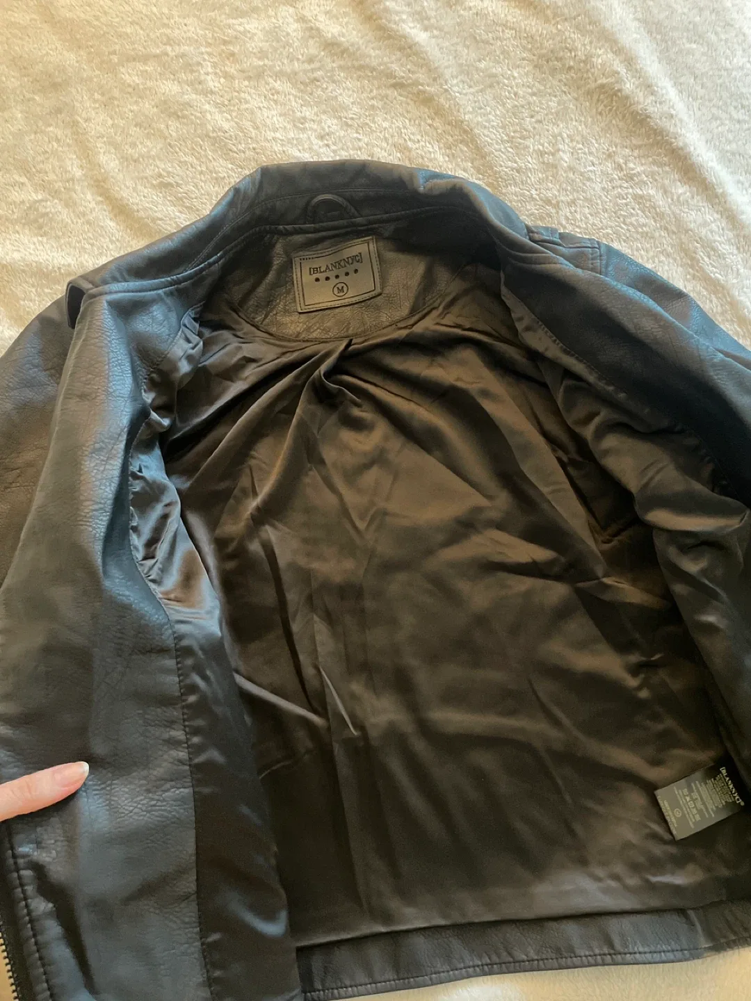 NEW!!!! 🤩[Blank NYC] Black Leather Jacket - Size M image indicator(5)