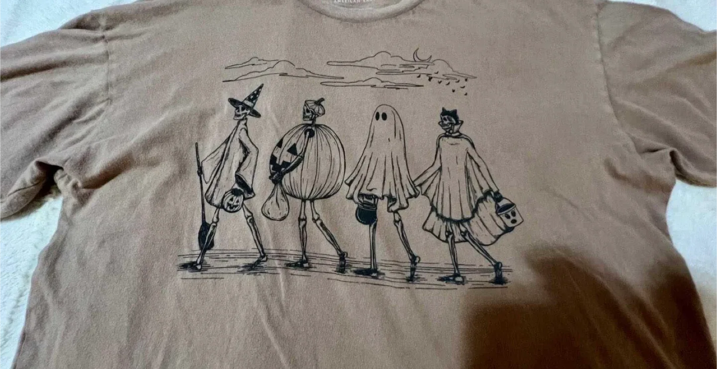 American Eagle Halloween T-shirt size XS image indicator(2)