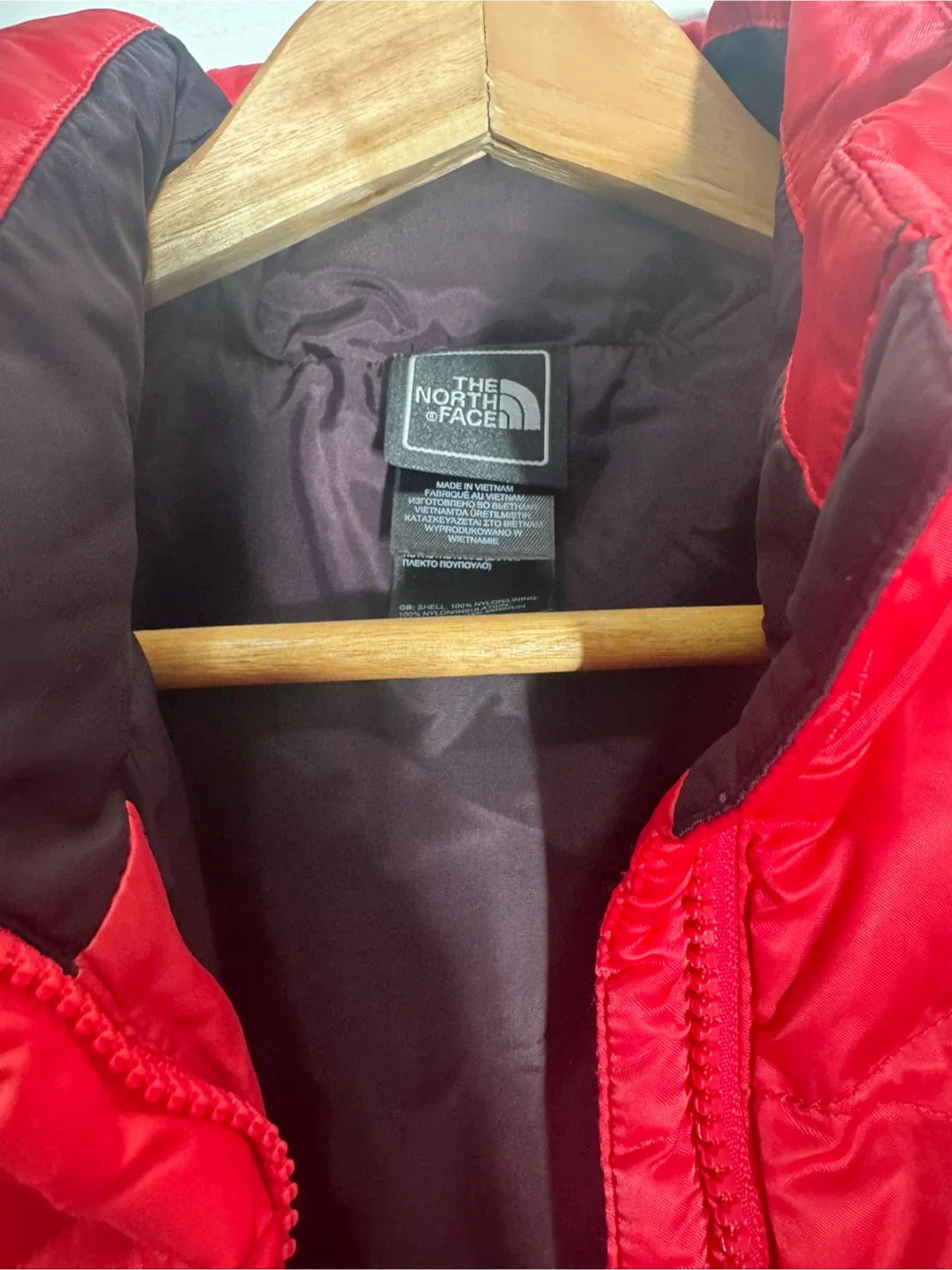 North face pink 550 down vest image indicator(8)