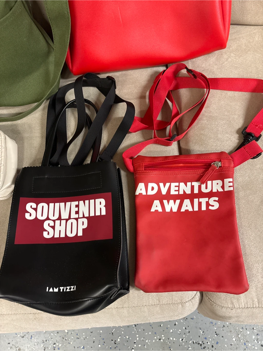 Variety of Shoulder Bags - photo 2