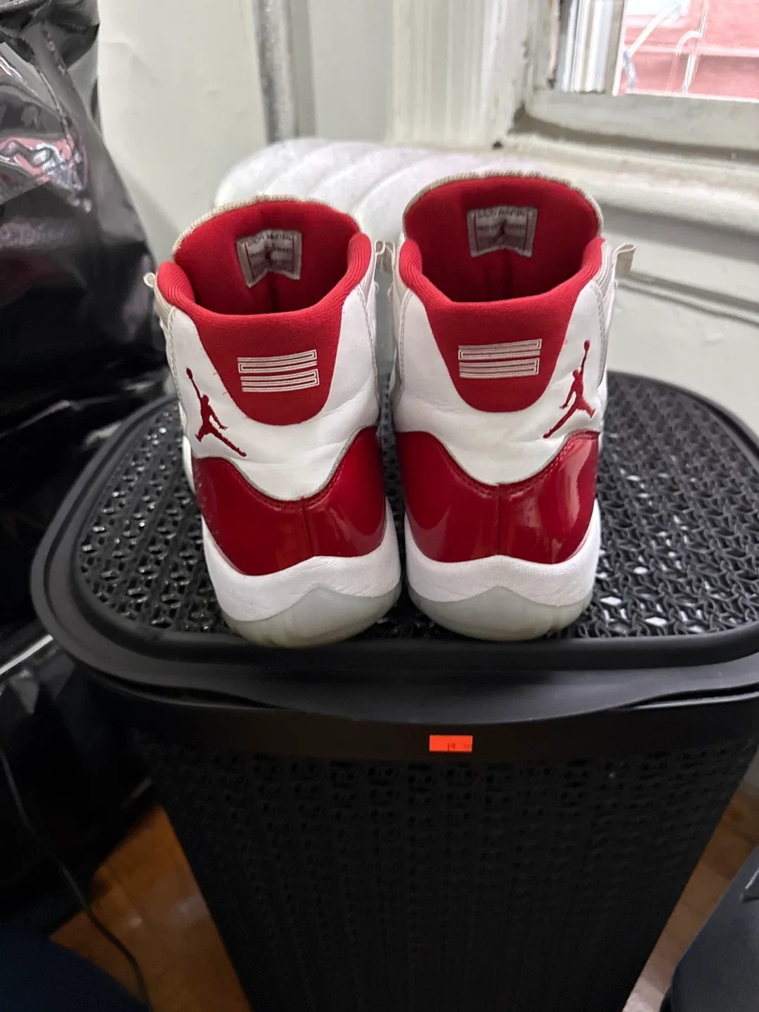 Air Jordan 11 Retro Cherry Red image indicator(4)