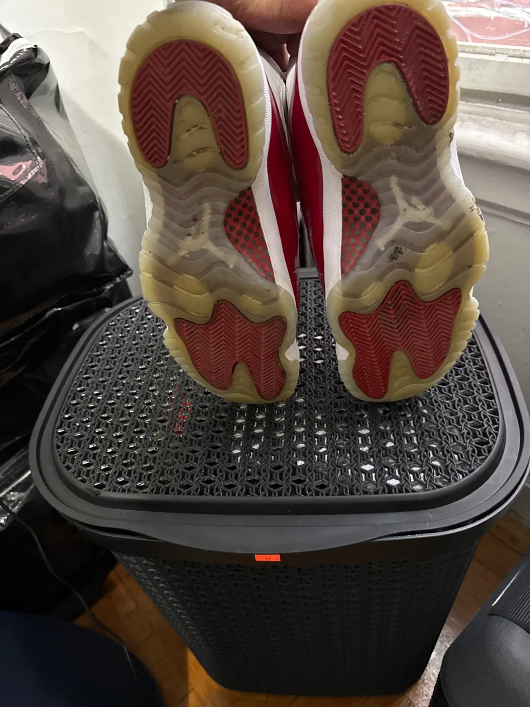 Air Jordan 11 Retro Cherry Red image indicator(3)