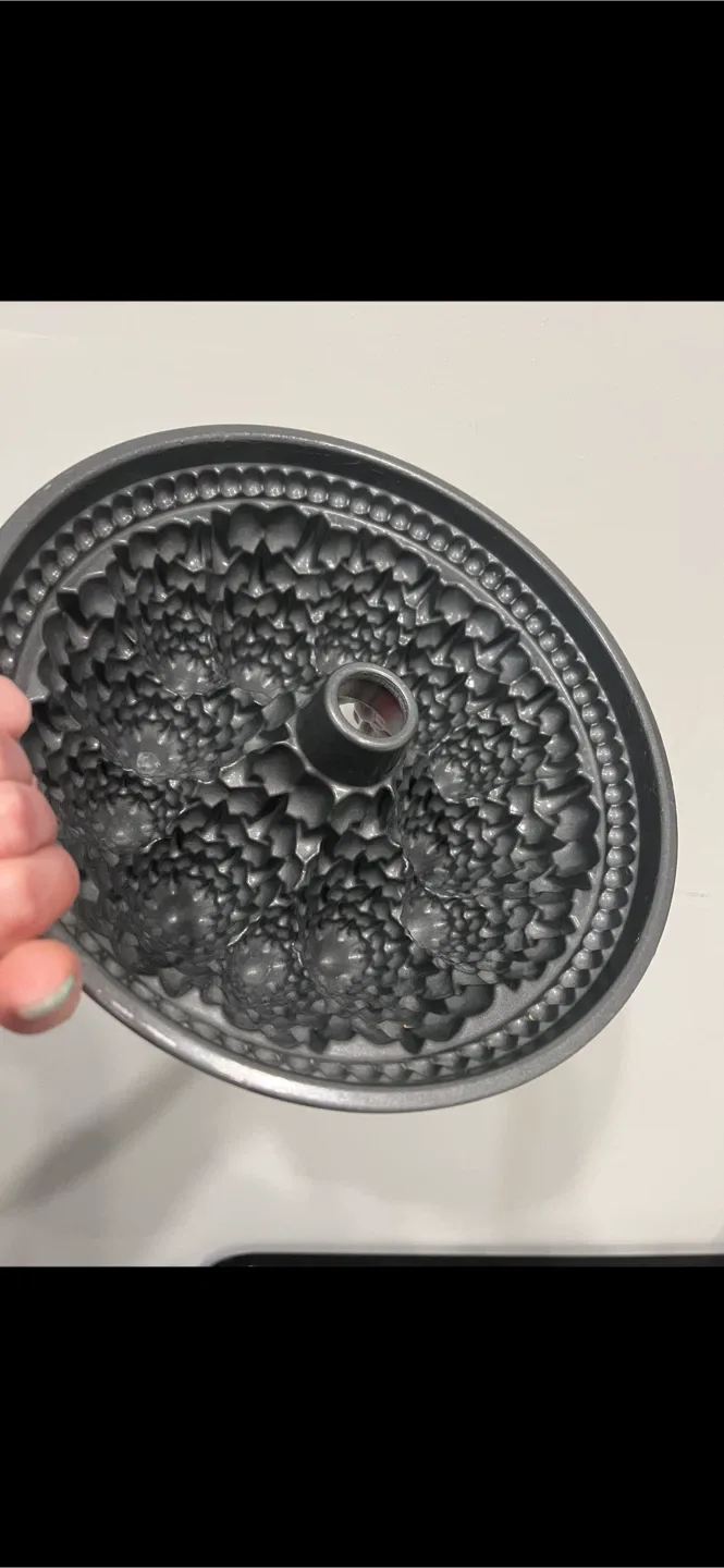 Nordic Ware Bundt Pan image indicator(2)