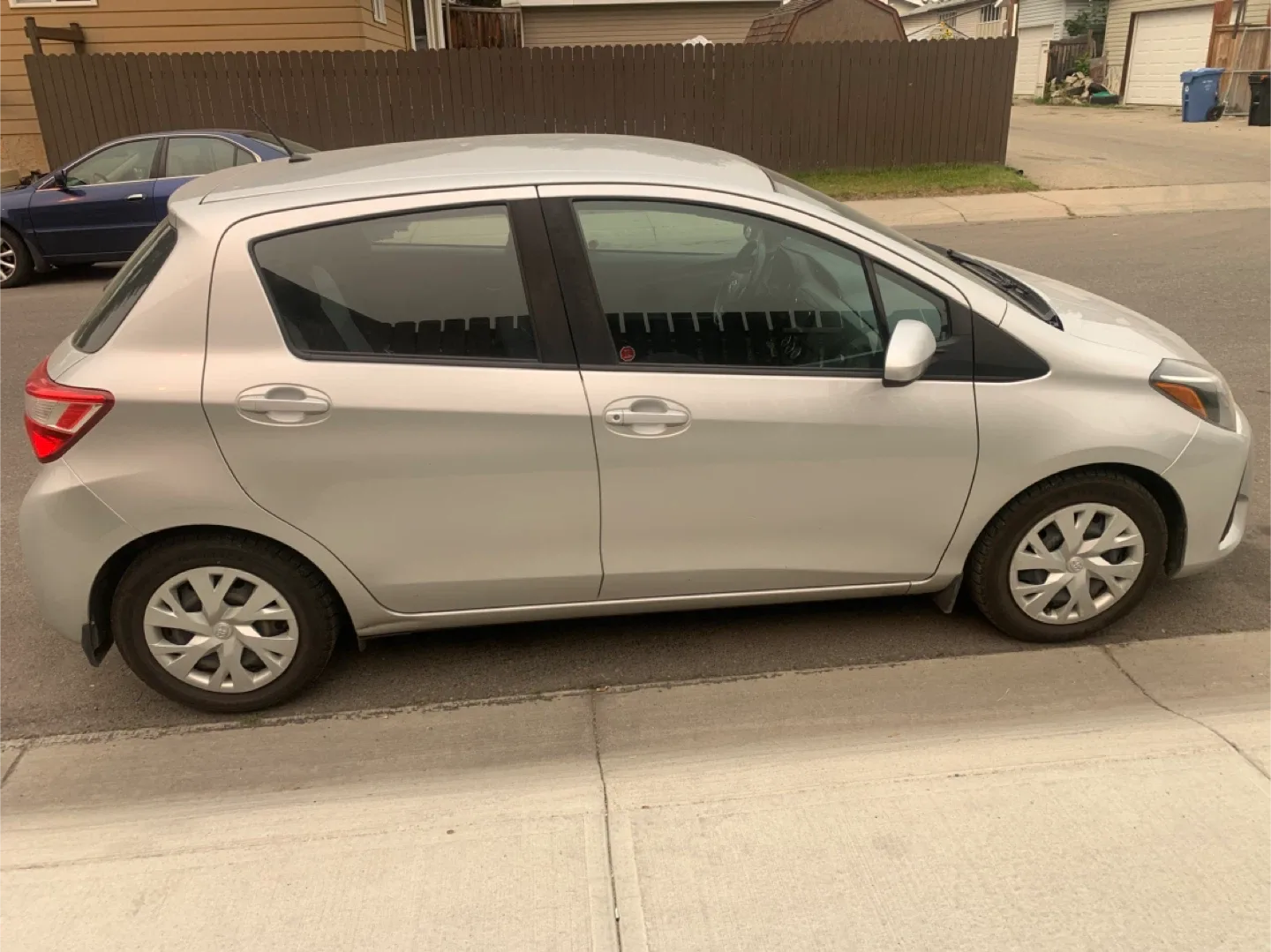 Silver Toyota Yaris Hatchback image indicator(10)