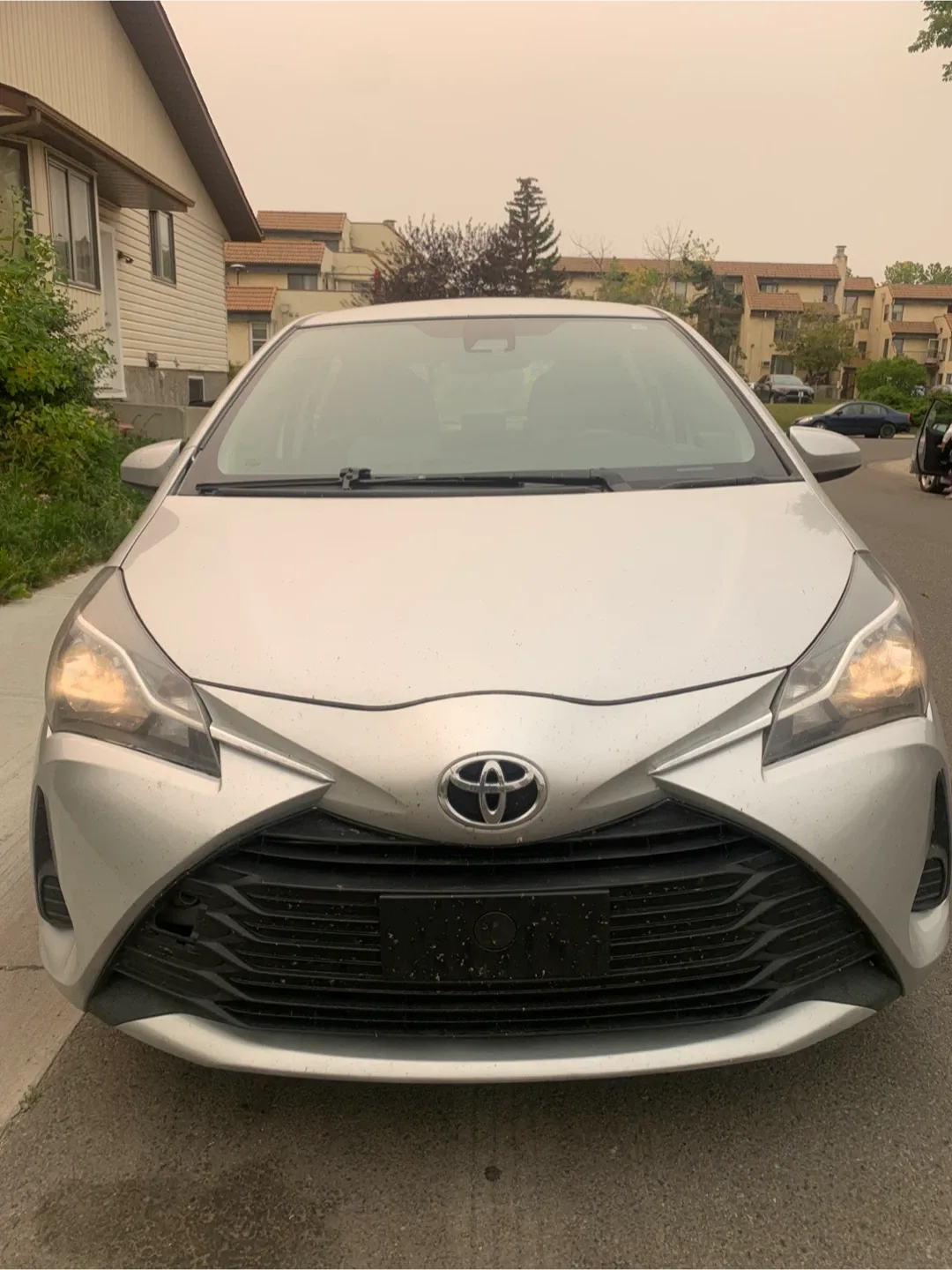 Silver Toyota Yaris Hatchback image indicator(9)