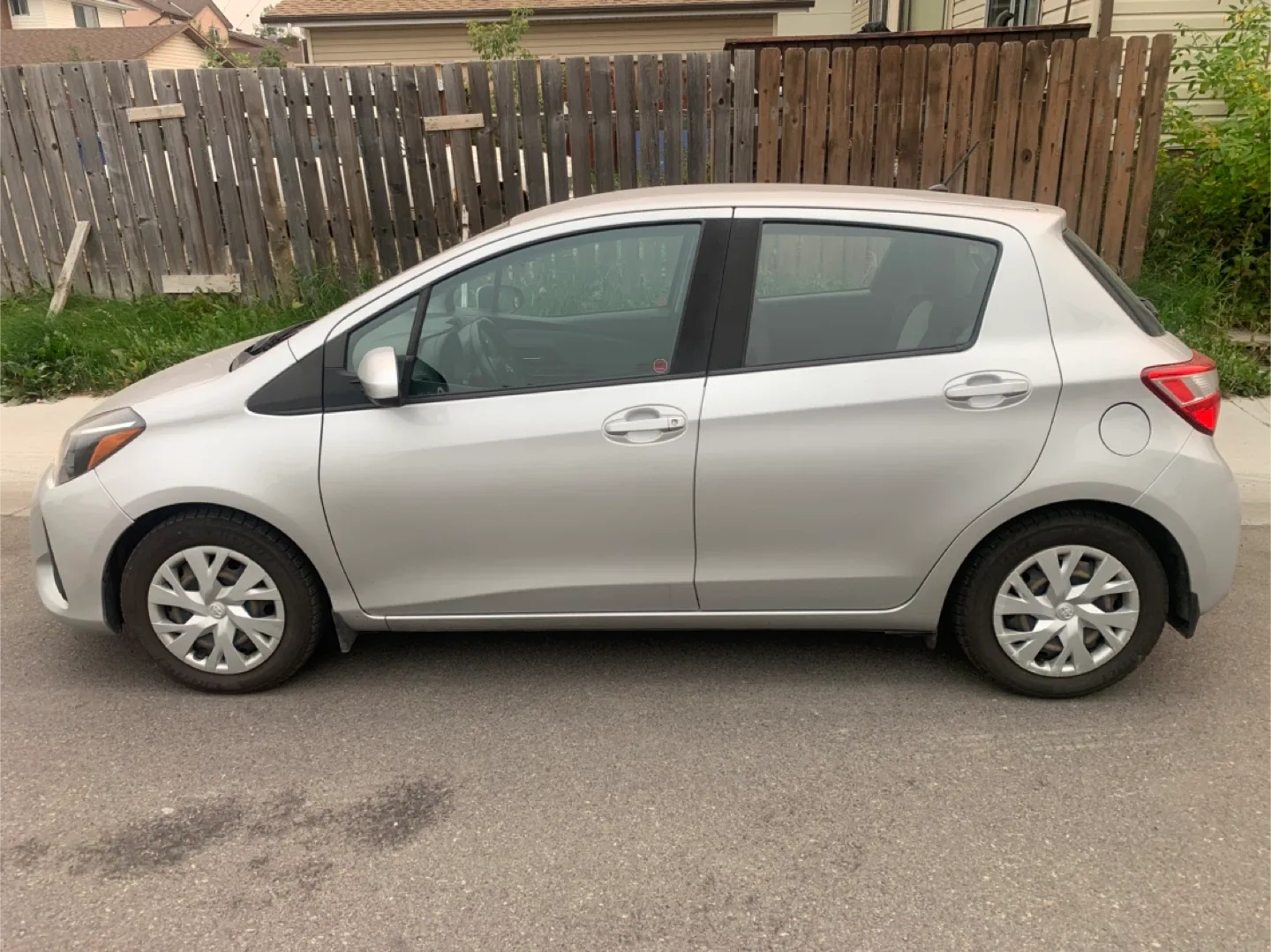 Silver Toyota Yaris Hatchback image indicator(8)