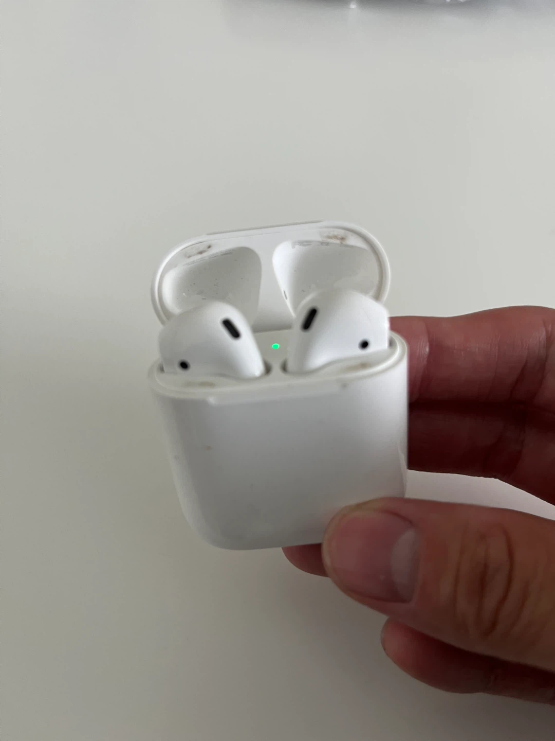 Apple AirPods 2nd Generation
