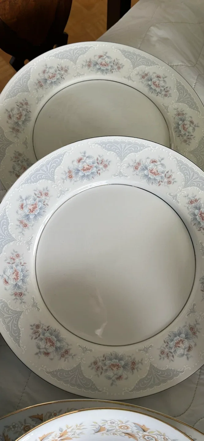 Dynasty Loceelle Fine China Set image indicator(5)