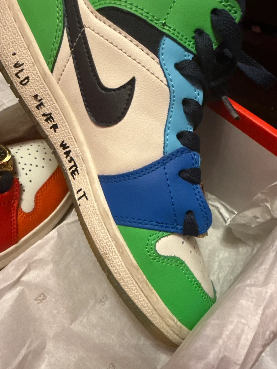 Nike Air Jordan 1 High OG image indicator(3)