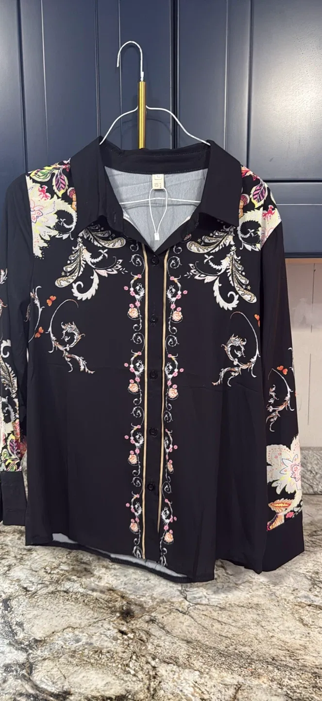 Women Shirt $10 per shirt check more pictures thumbnail