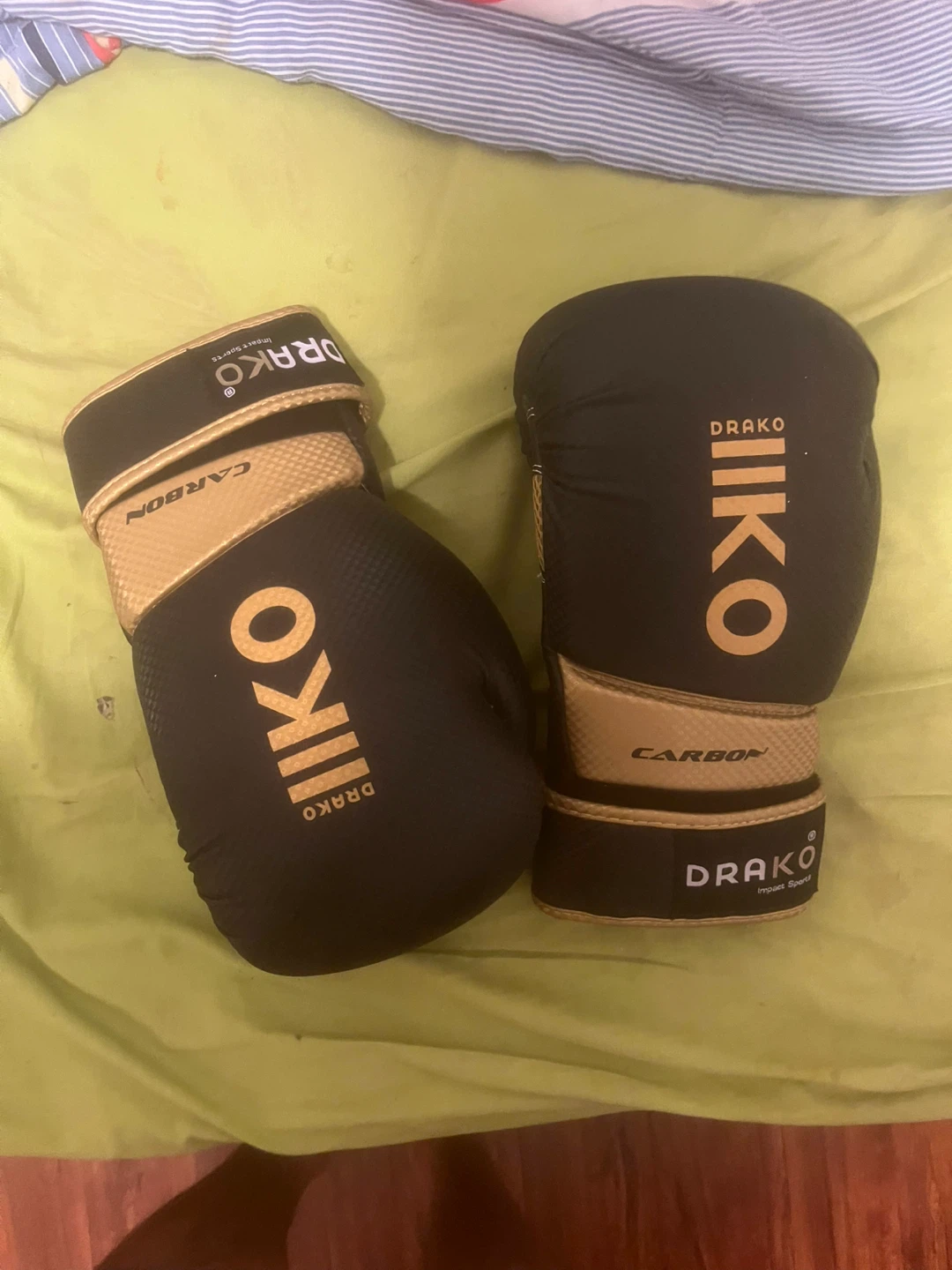 Brand new RAKO Drako boxing gloves black. 12oz - photo 2