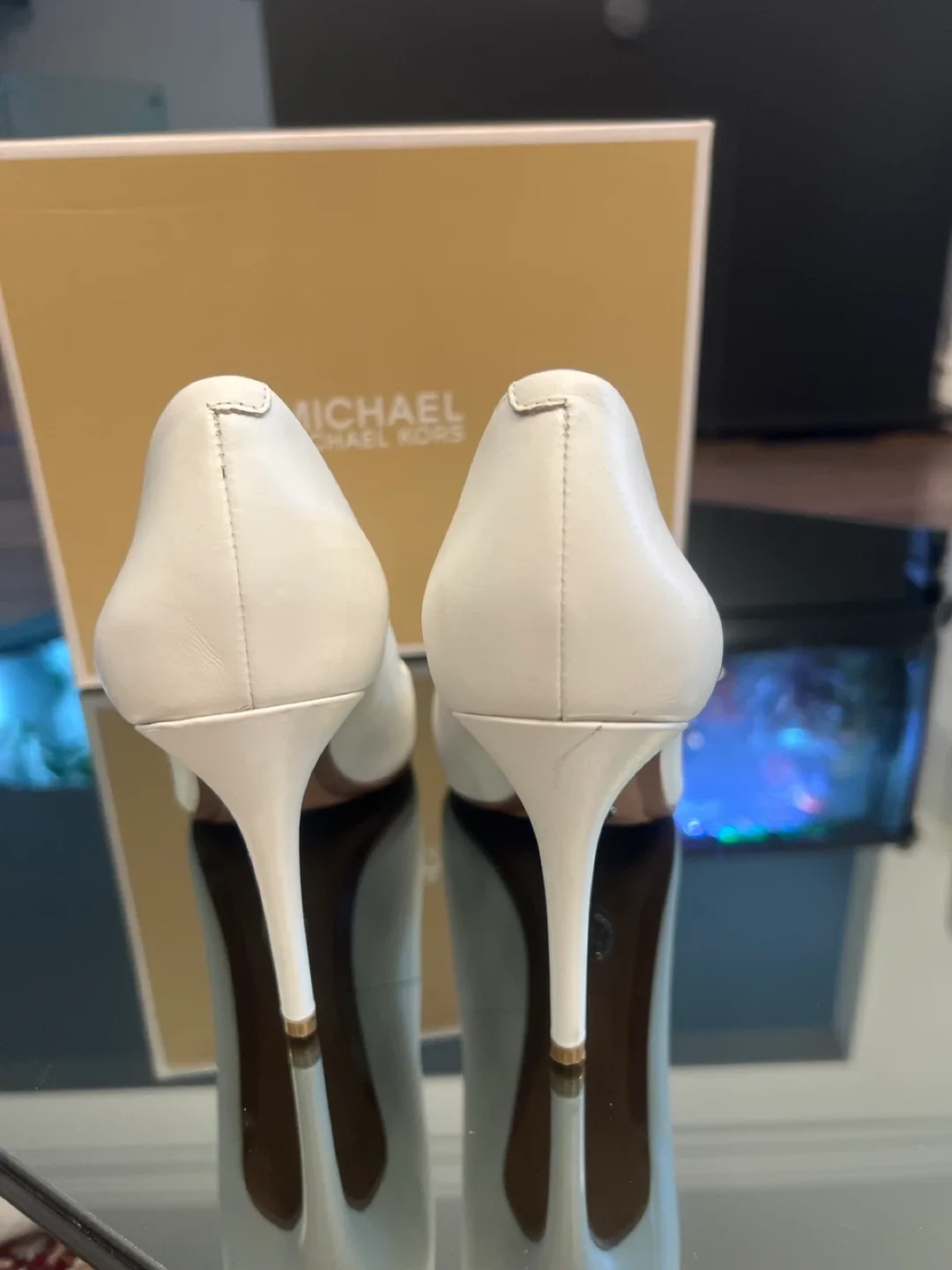 Michael Kors Claire Pump Heels - Size 6.5M - Optic White image indicator(3)