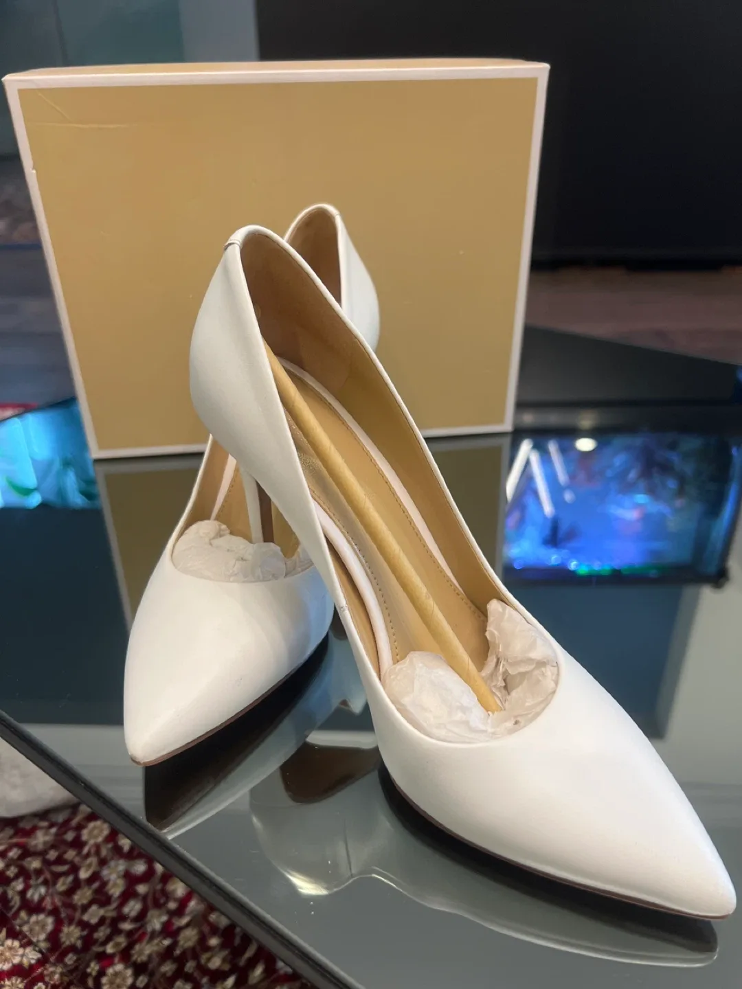 Michael Kors Claire Pump Heels - Size 6.5M - Optic White image indicator(2)