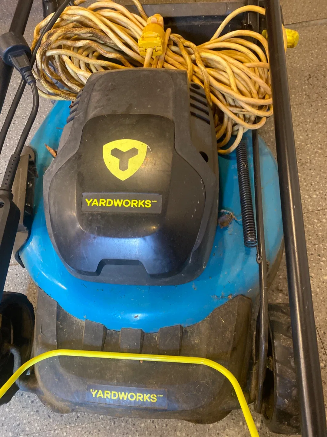 Yardworks Electric Lawn Mower - 20 inch image indicator(3)