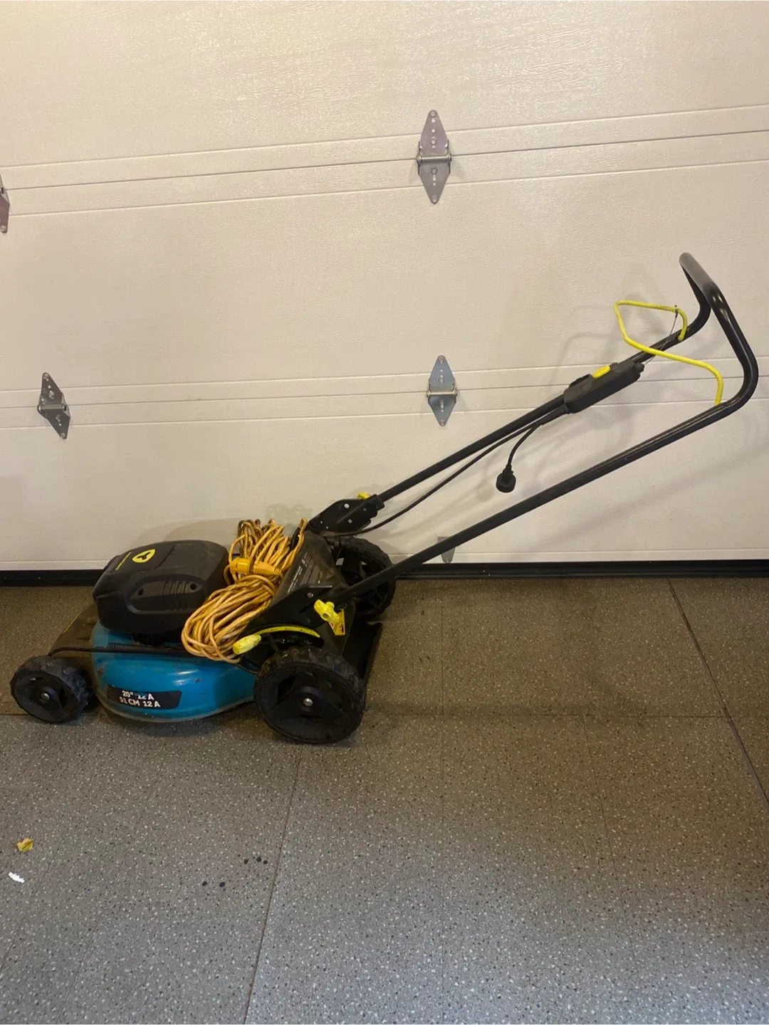 Yardworks Electric Lawn Mower - 20 inch image indicator(6)