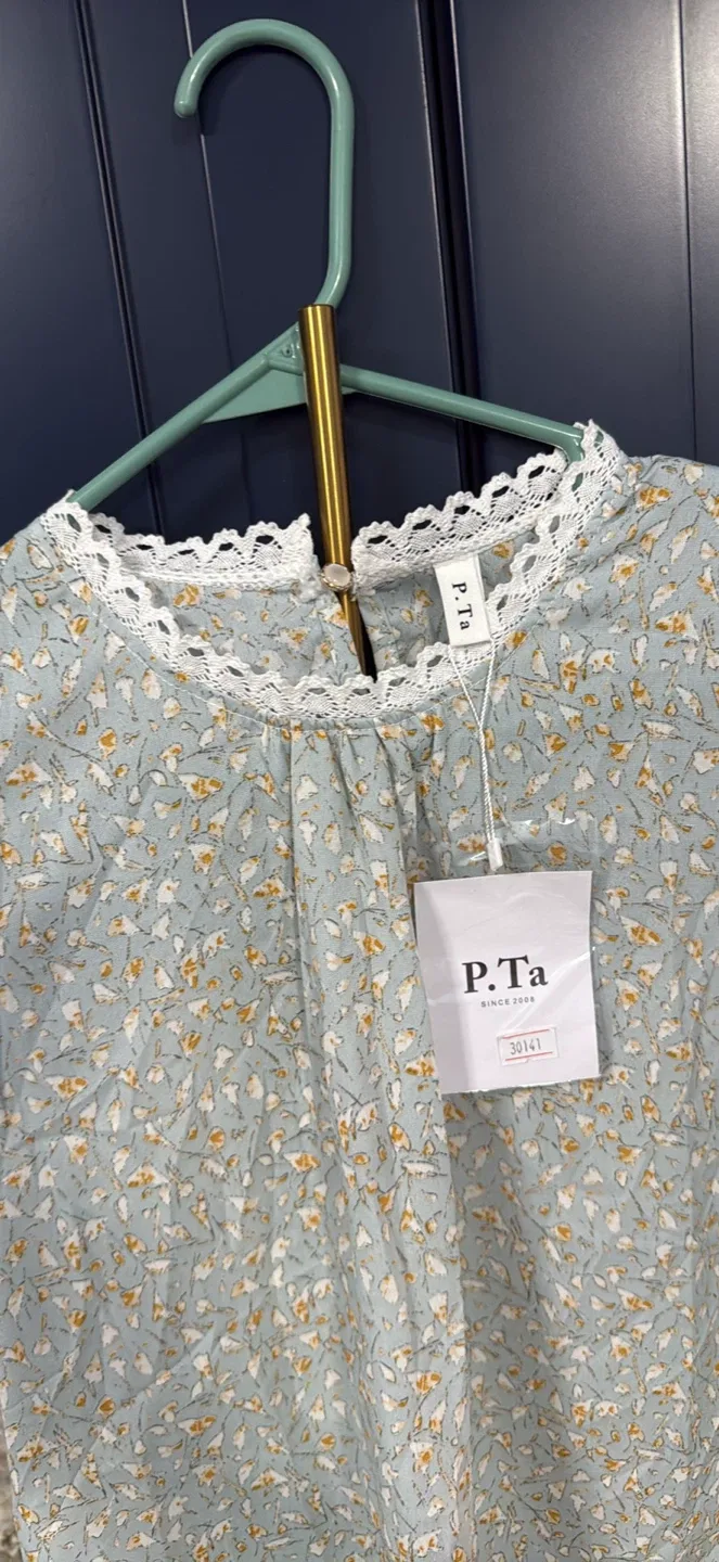 New P.Ta Floral Print Top check more pictures image indicator(2)