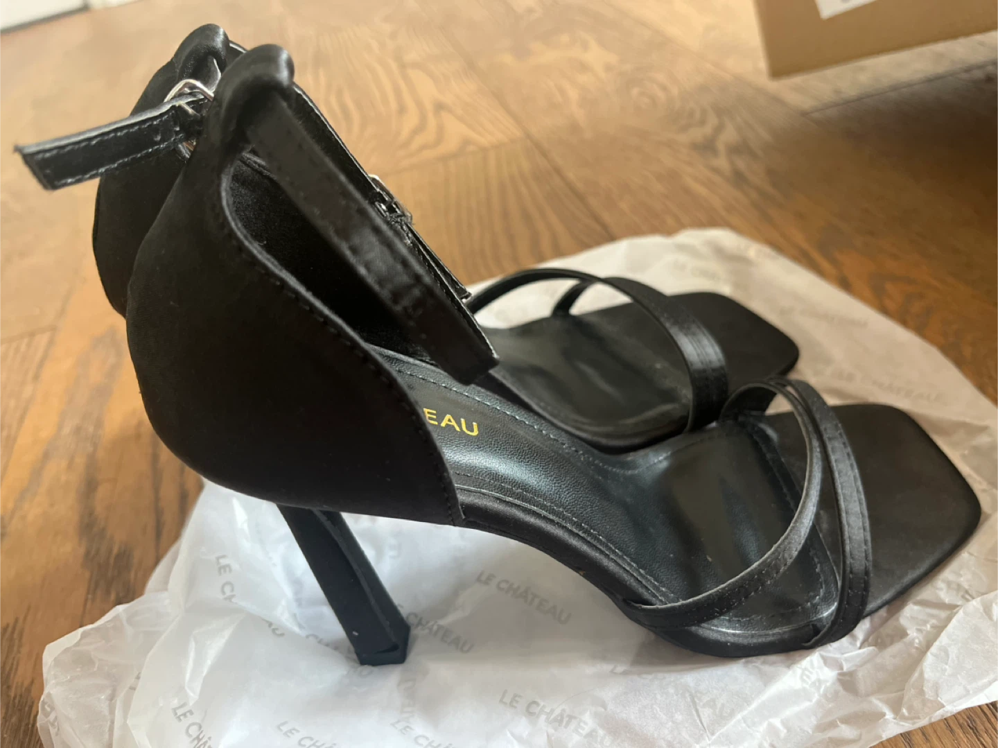 Le Chateau Black Heels, Size 7 - photo 3