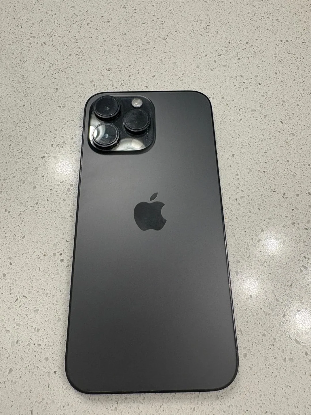 Apple iPhone 14 Pro Max image indicator(8)