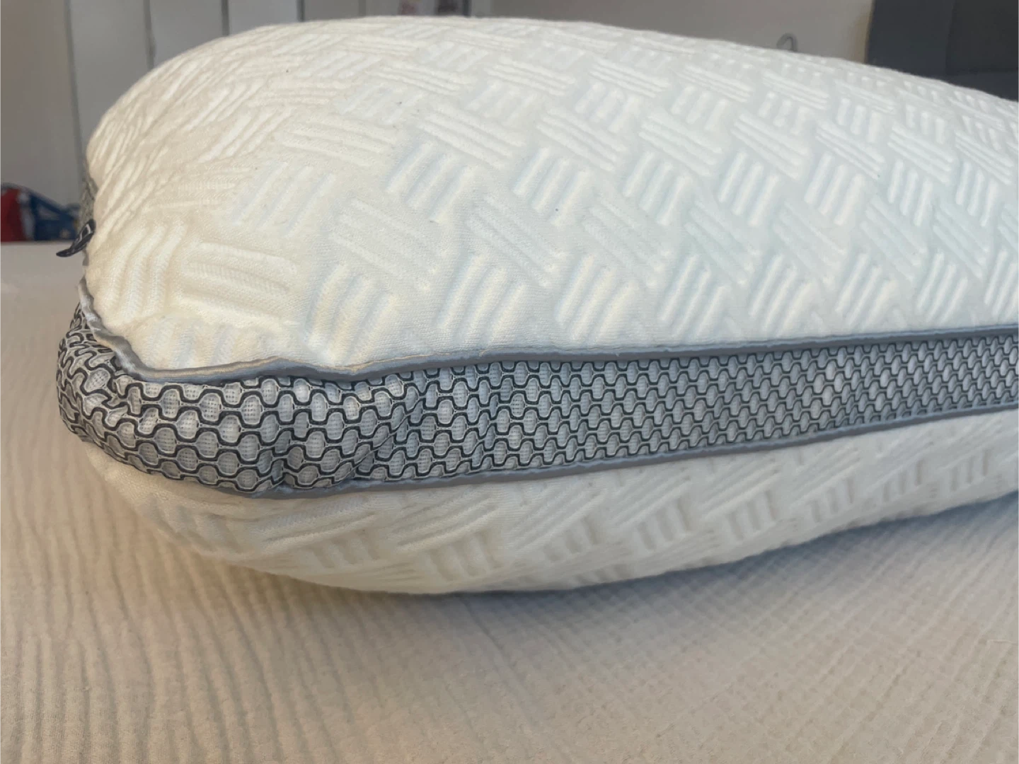 White Memory Foam Pillow
