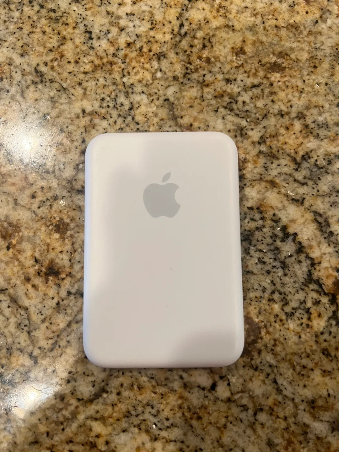 Apple MagSafe Battery Pack image indicator(2)