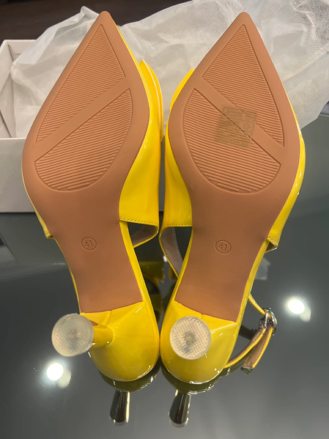 Yellow Patent Leather Heels Size 41 - photo 2