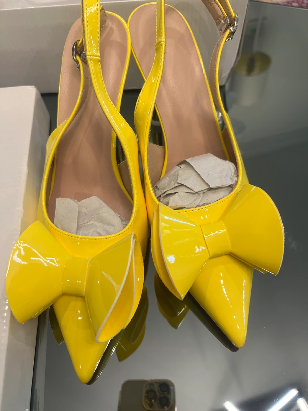 Yellow Patent Leather Heels Size 41 - photo 4