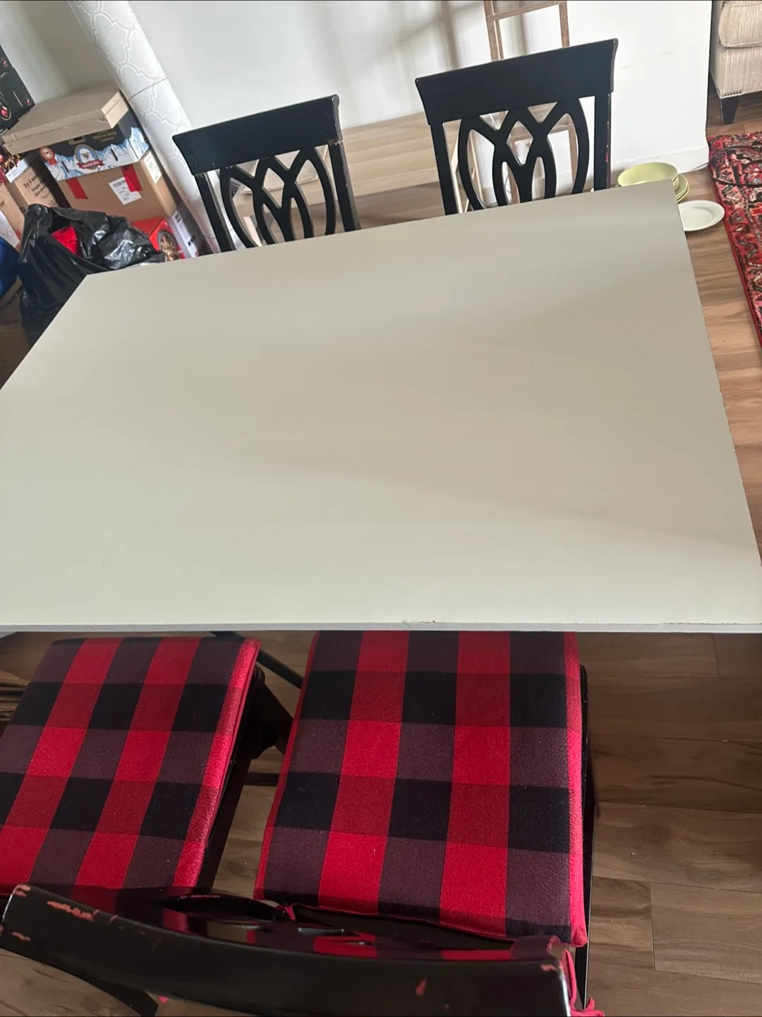 Dining Table with 4 Chairs image indicator(2)