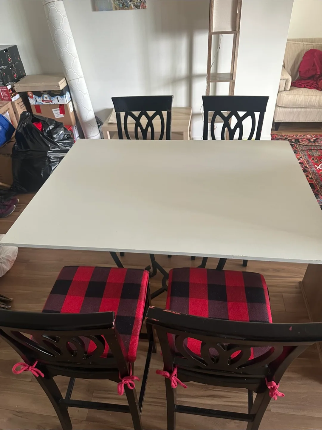 Dining Table with 4 Chairs image indicator(4)