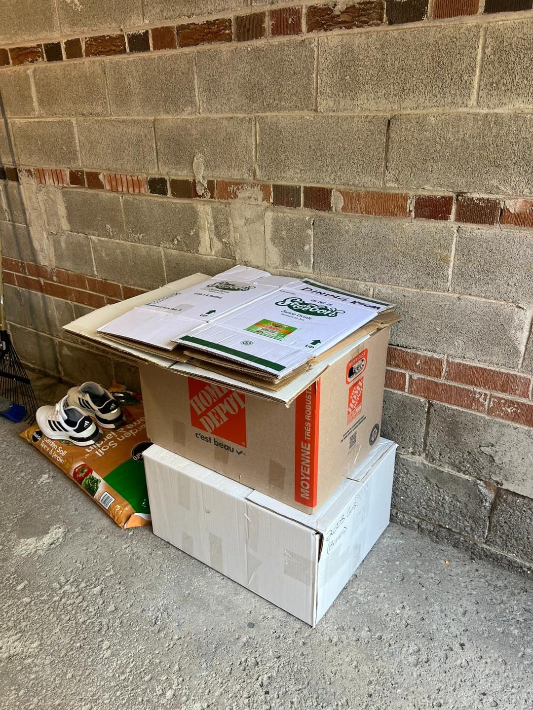 Free moving boxes