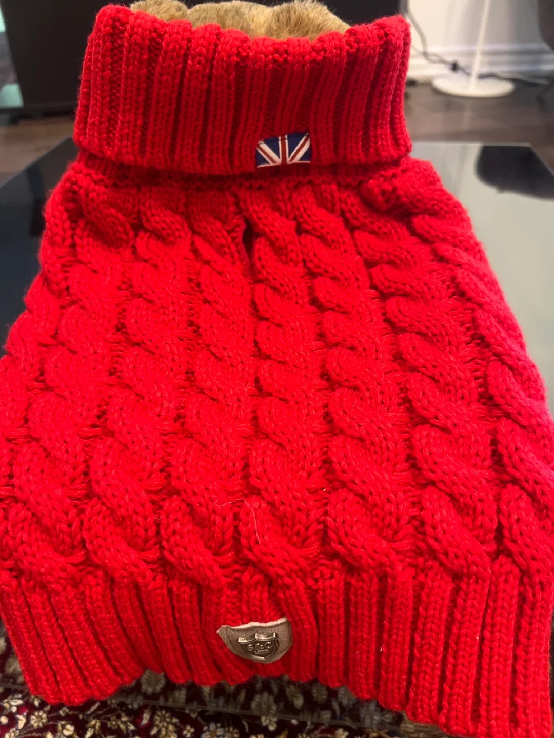 Red Dog Sweater - Size M image indicator(6)