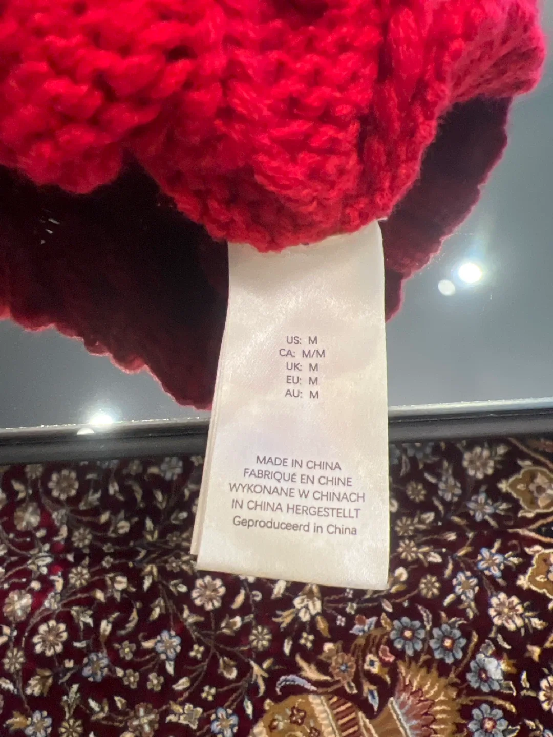 Red Dog Sweater - Size M image indicator(4)