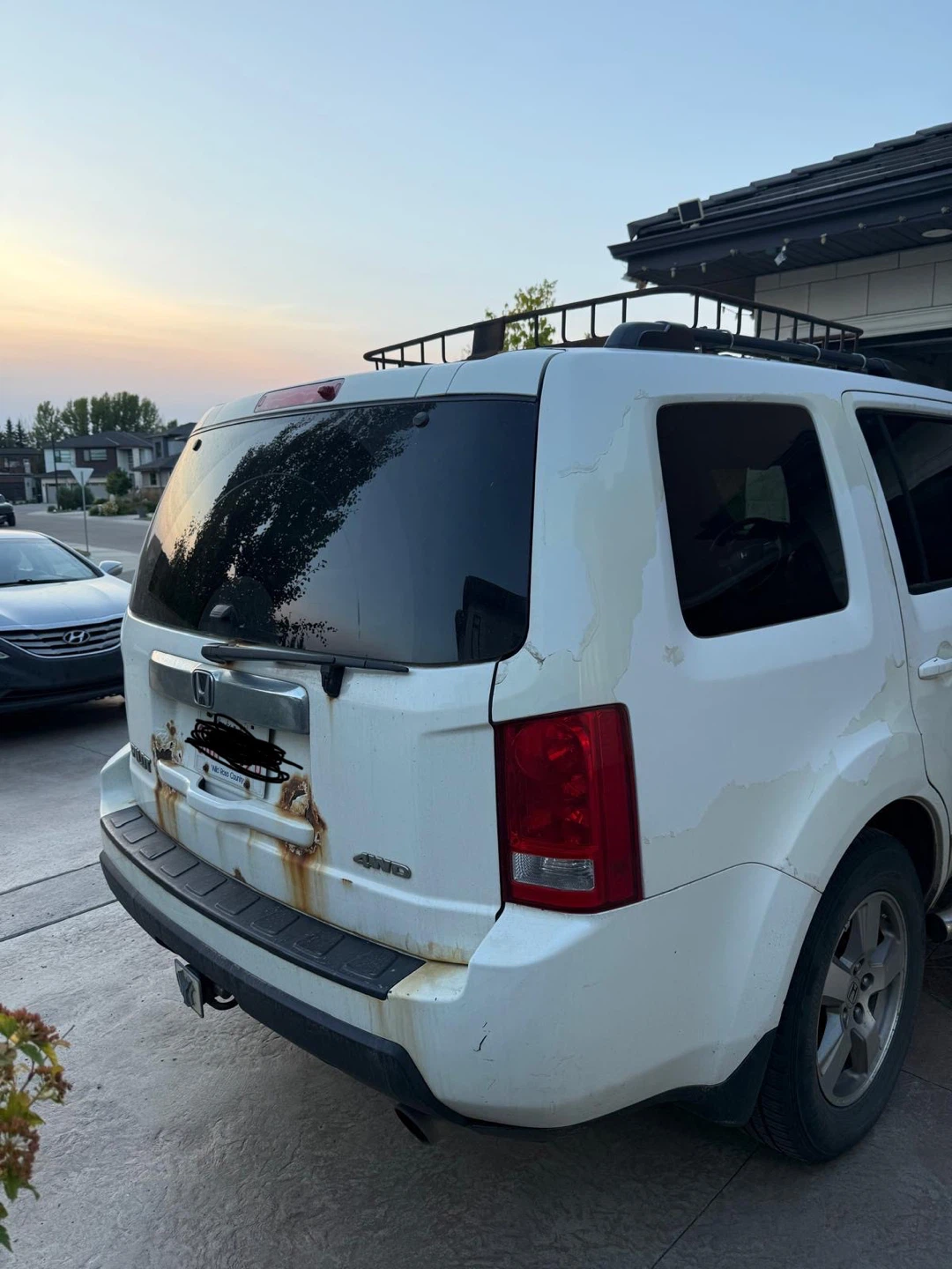 Honda Pilot SUV - White - photo 2